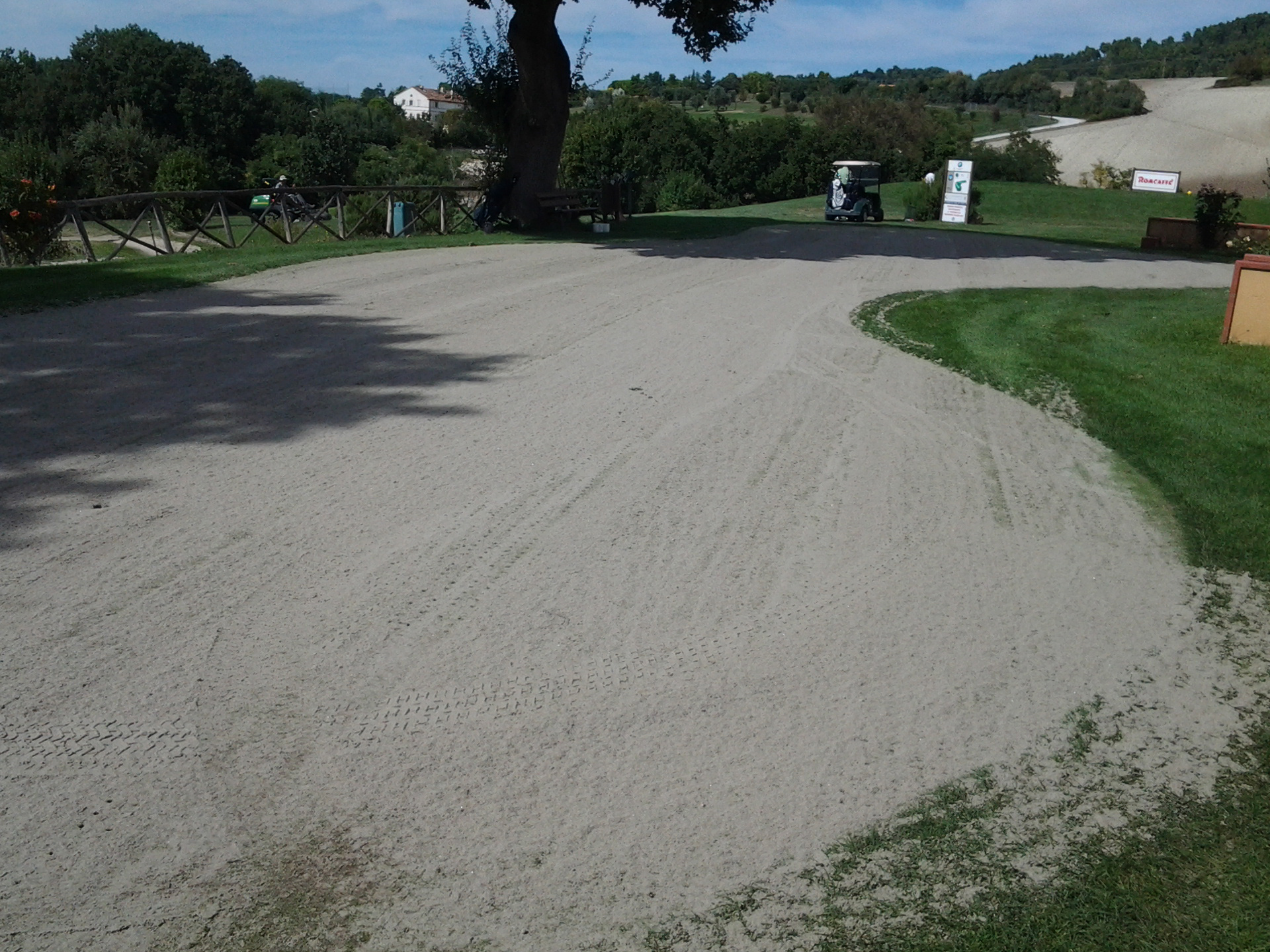 Sabbiatura dopo Carotatura di un Green presso Campo da Golf